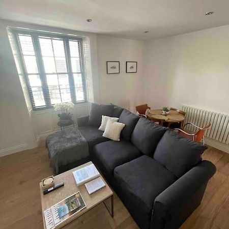 Appartement Abergavenny Center 2-Bed Flat Extérieur photo