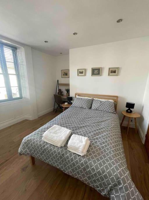 Appartement Abergavenny Center 2-Bed Flat Extérieur photo