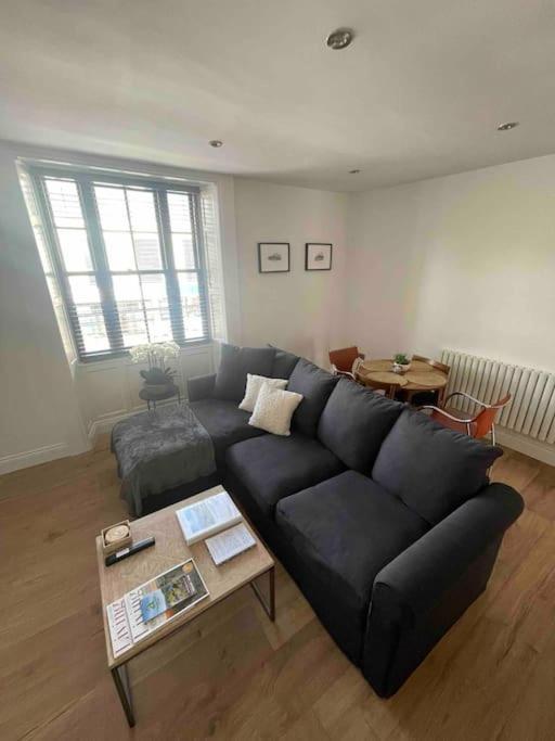 Appartement Abergavenny Center 2-Bed Flat Extérieur photo