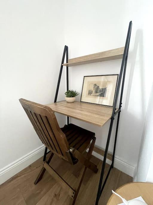 Appartement Abergavenny Center 2-Bed Flat Extérieur photo