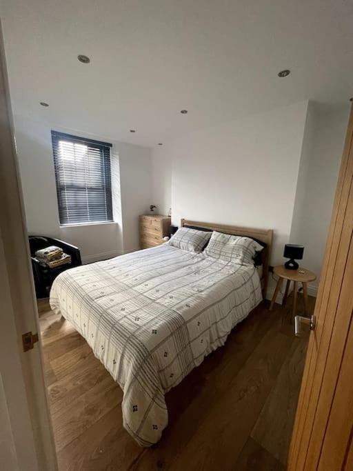 Appartement Abergavenny Center 2-Bed Flat Extérieur photo