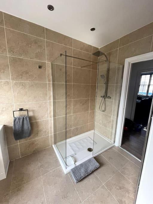 Appartement Abergavenny Center 2-Bed Flat Extérieur photo