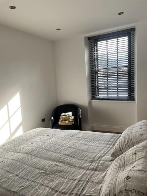 Appartement Abergavenny Center 2-Bed Flat Extérieur photo
